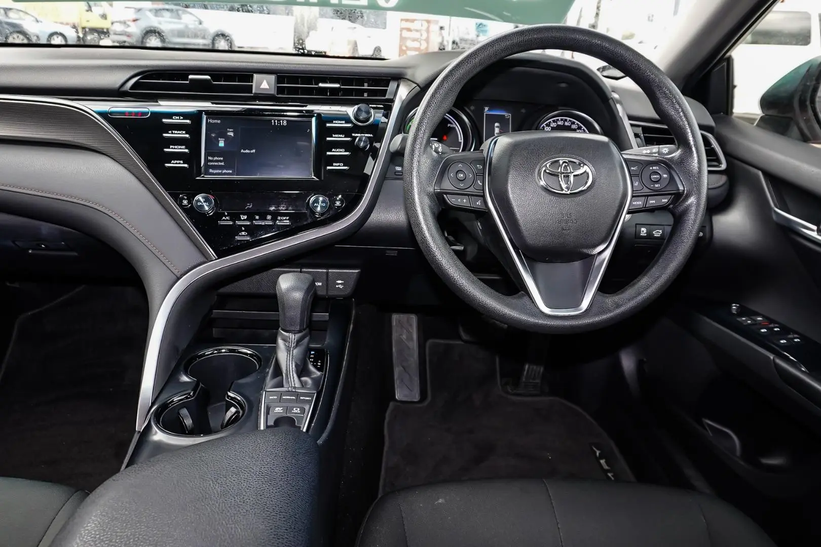 2019 Toyota Camry Gallery Image 9