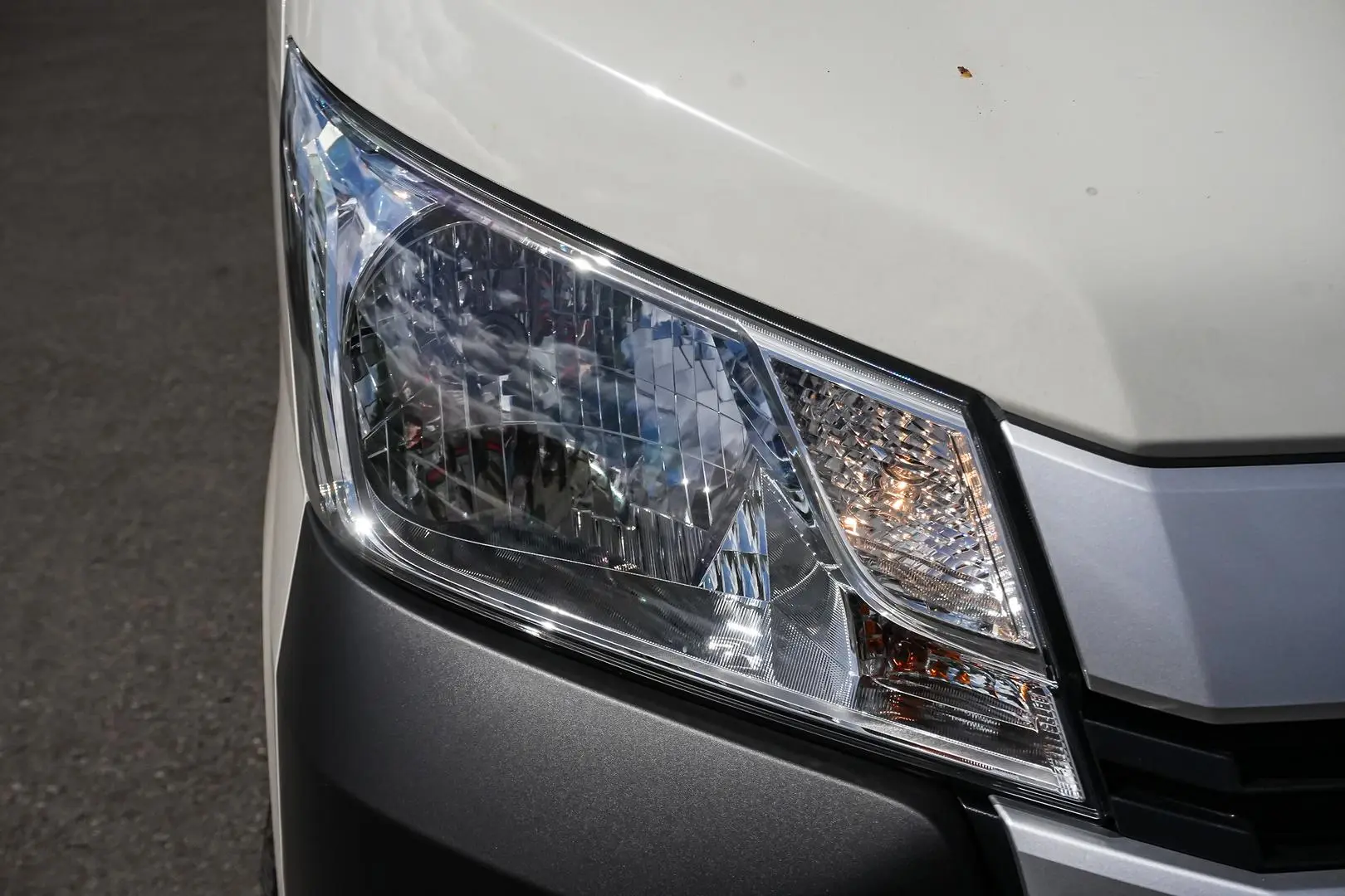 2025 Toyota Hiace Gallery Image 12