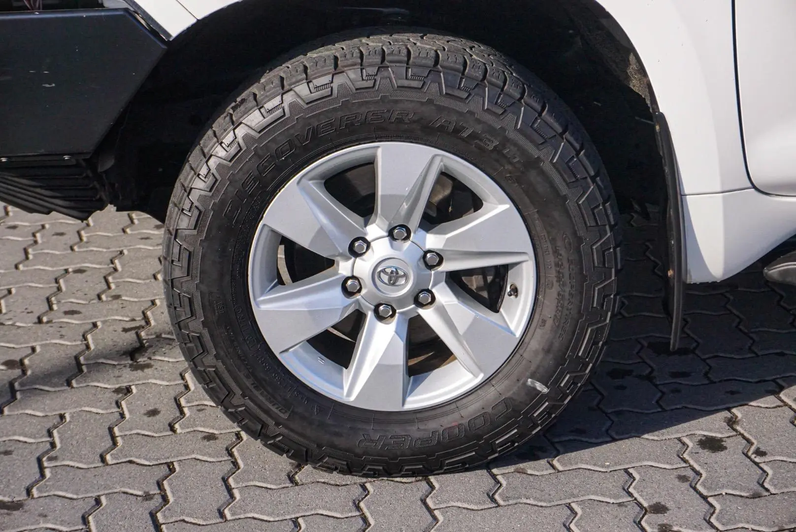 2021 Toyota Landcruiser Prado Gallery Image 15