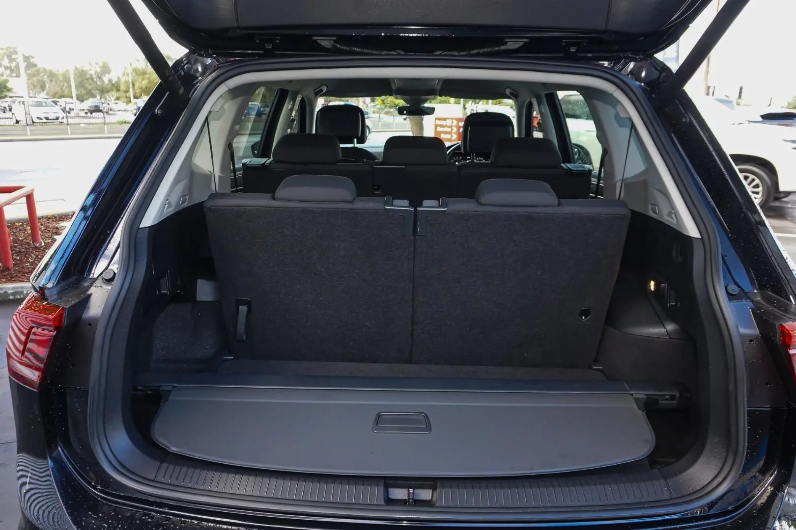2022 Volkswagen Tiguan Gallery Image 10