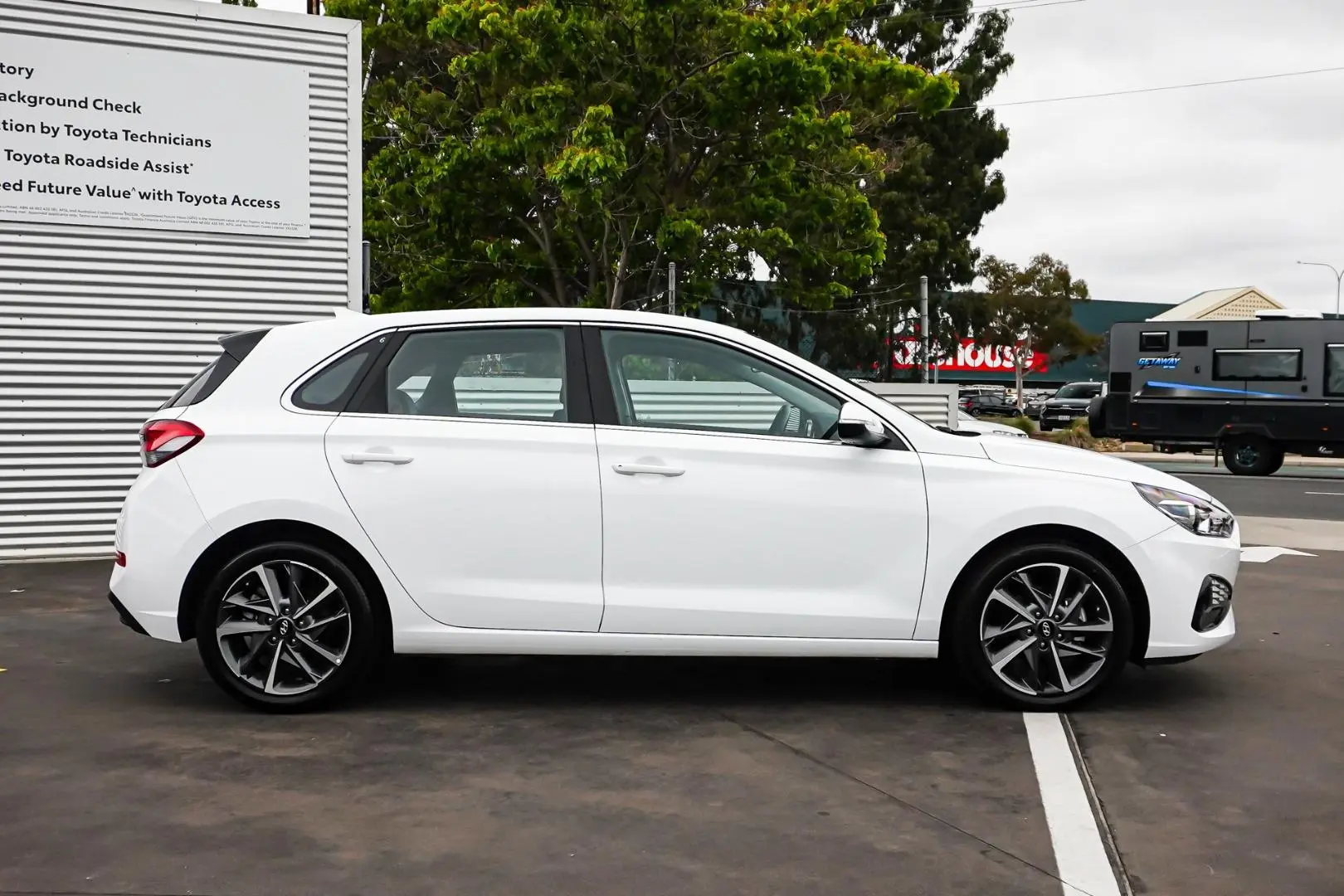 2022 Hyundai i30 Gallery Image 4