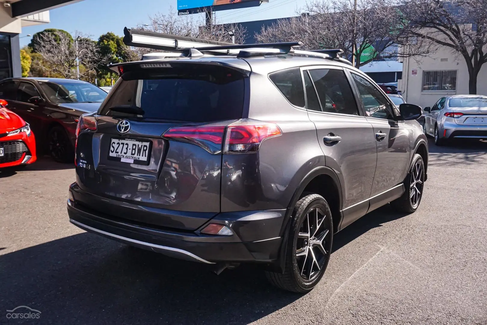 2018 Toyota RAV4 Image 3