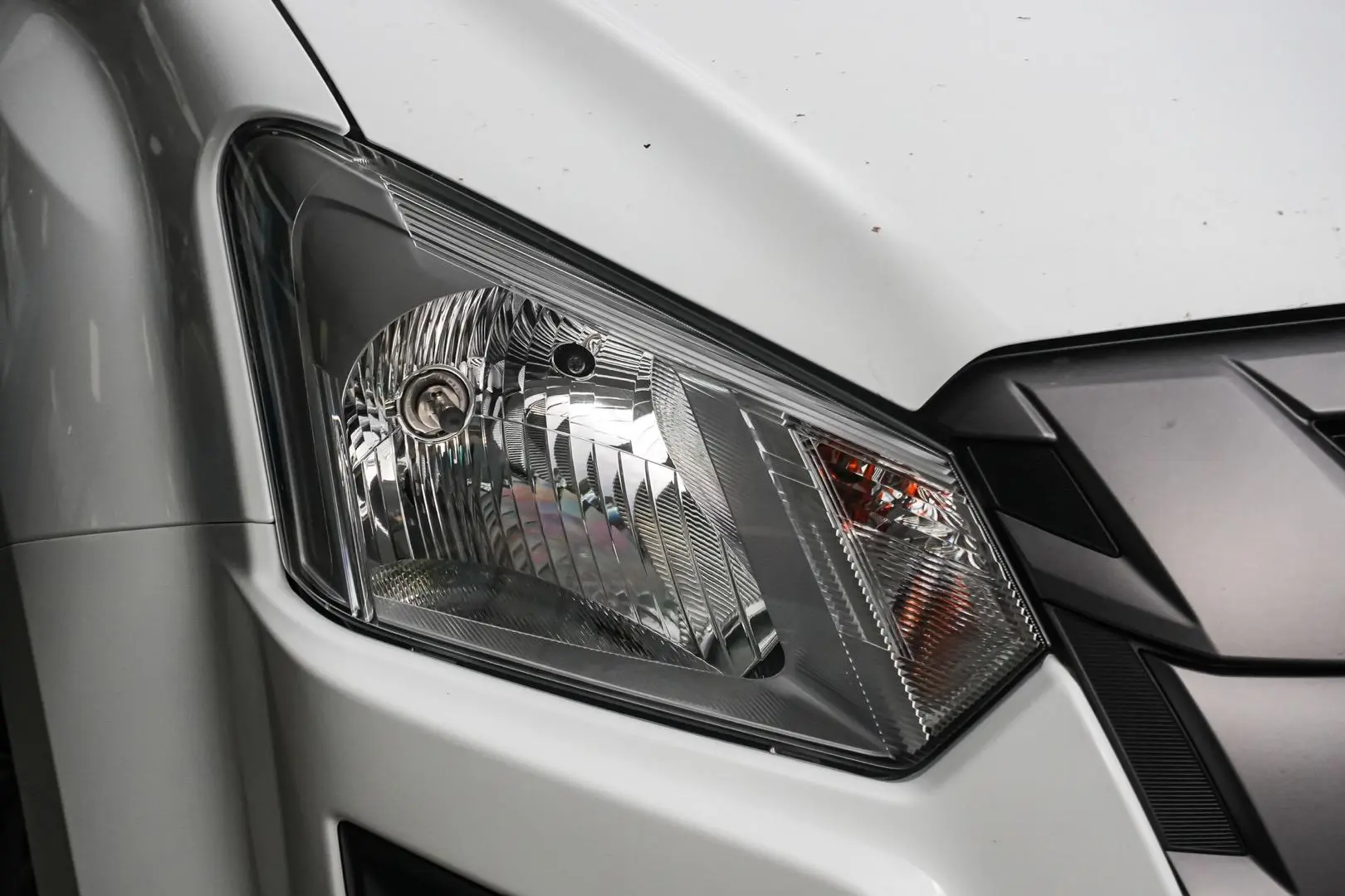 2018 Isuzu D-MAX Gallery Image 7