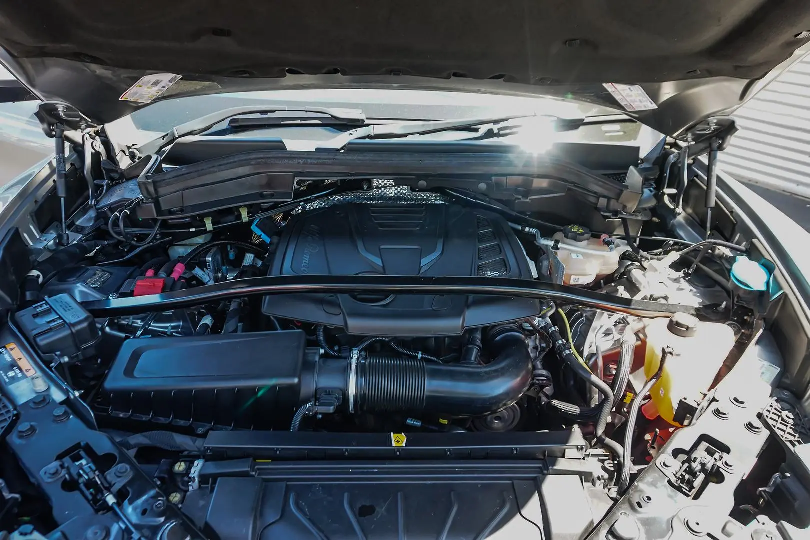 2018 Alfa Romeo Stelvio Gallery Image 26