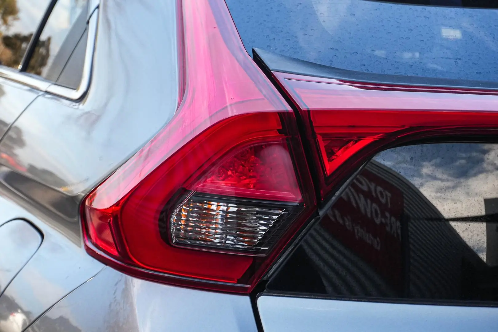 2019 Mitsubishi Eclipse Cross Gallery Image 14