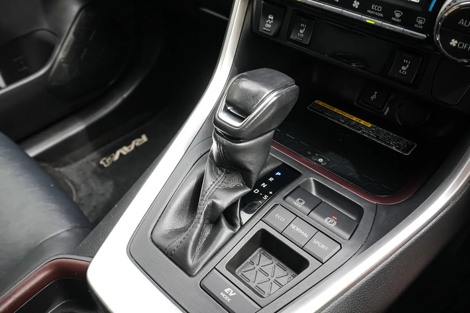 2020 Toyota RAV4 Gallery Image 19