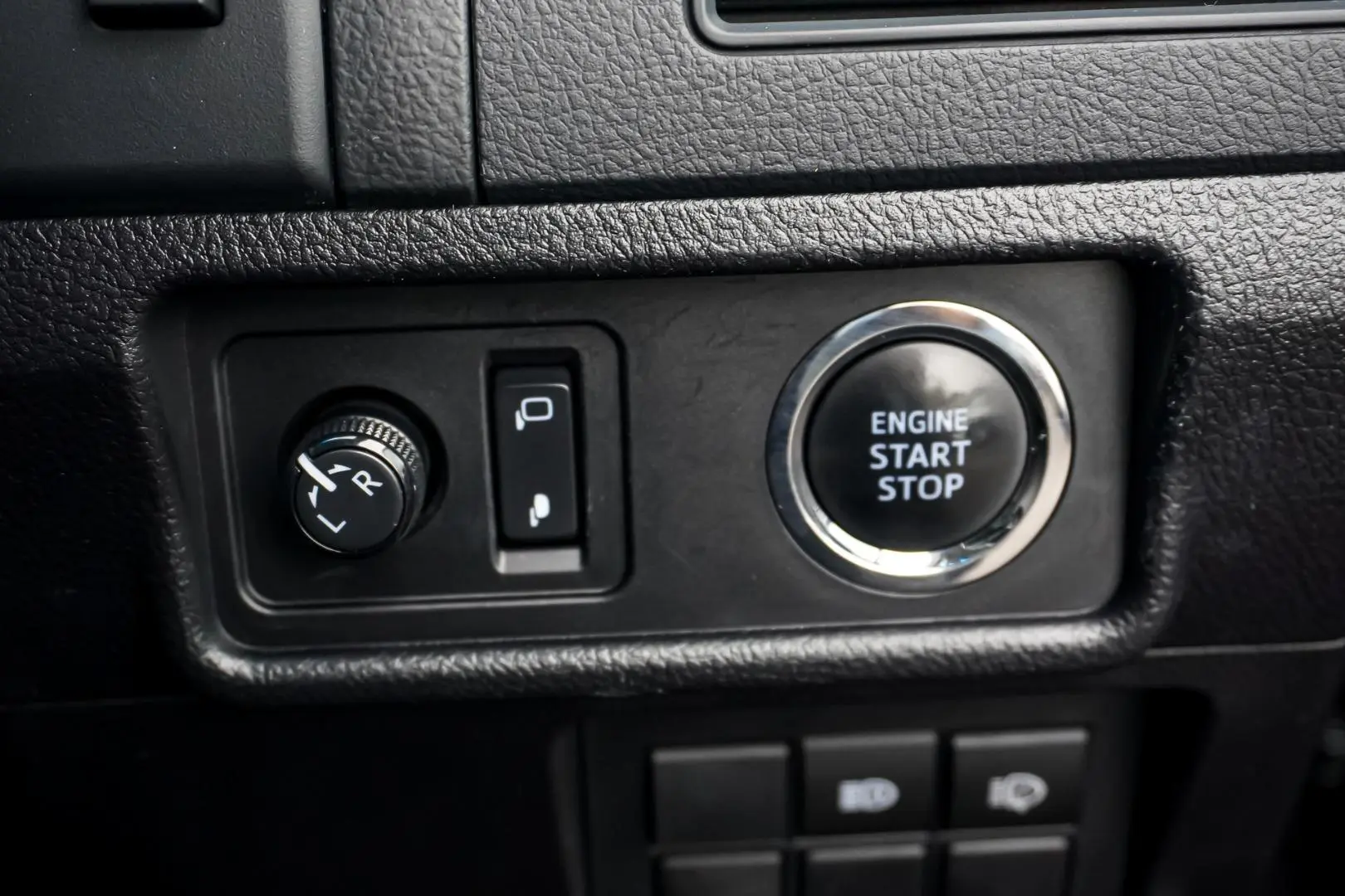 2019 Toyota Landcruiser Prado Gallery Image 24