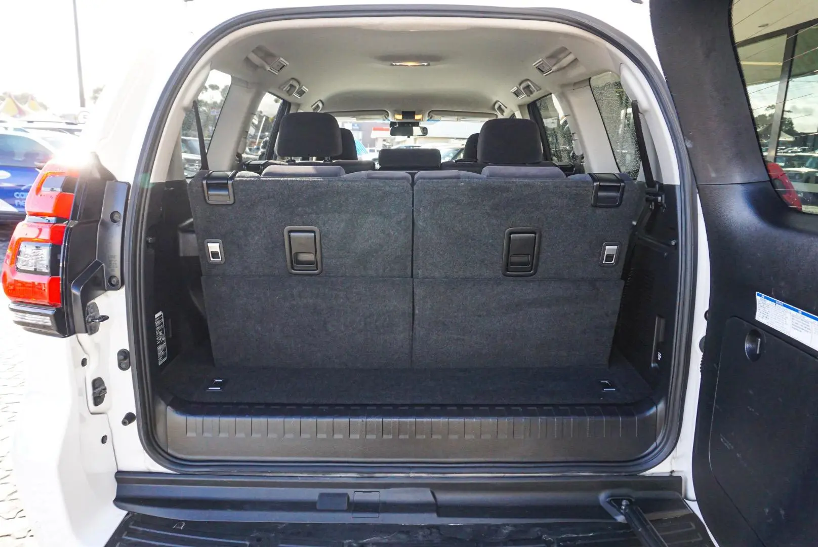 2021 Toyota Landcruiser Prado Gallery Image 11