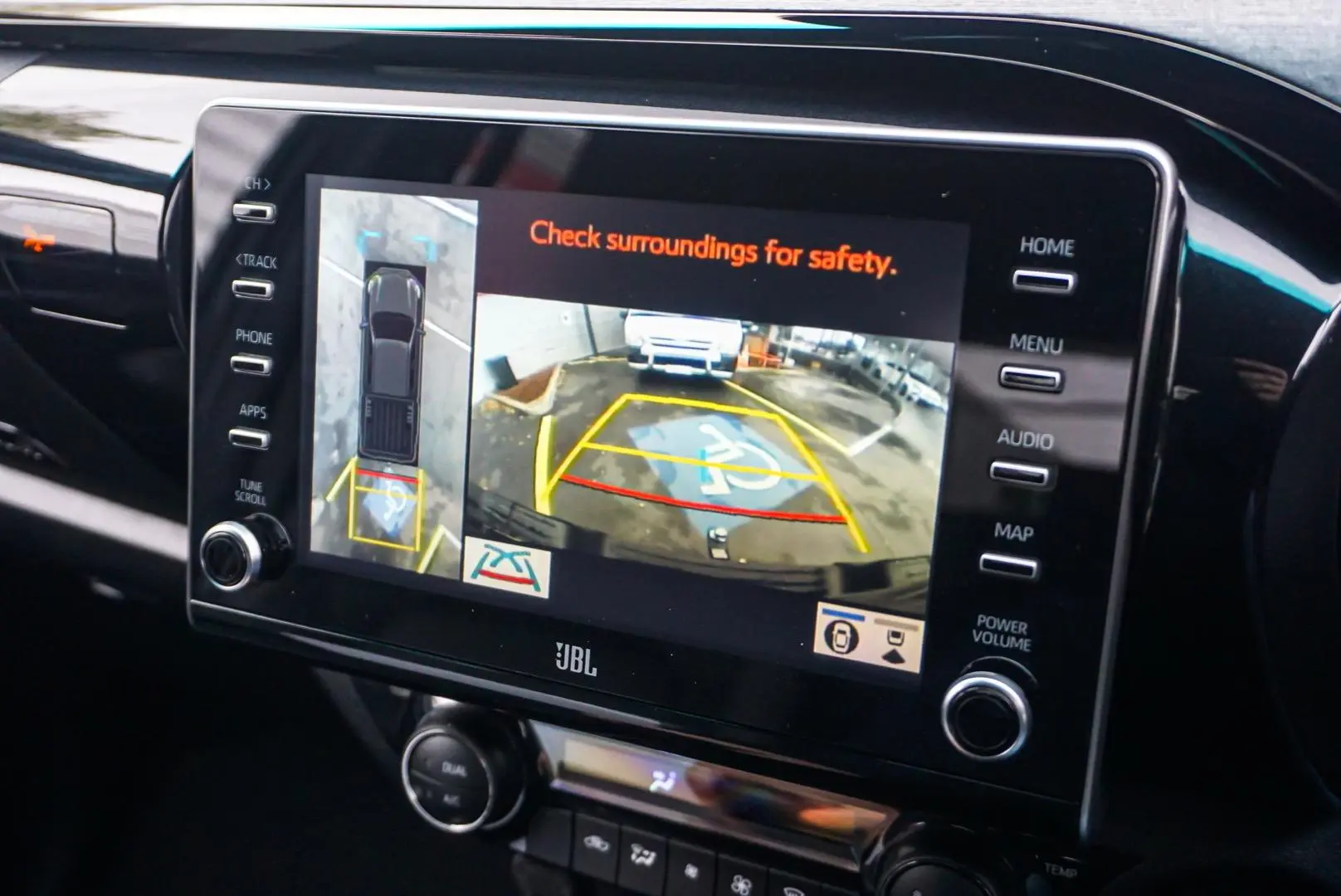 2023 Toyota Hilux Gallery Image 21