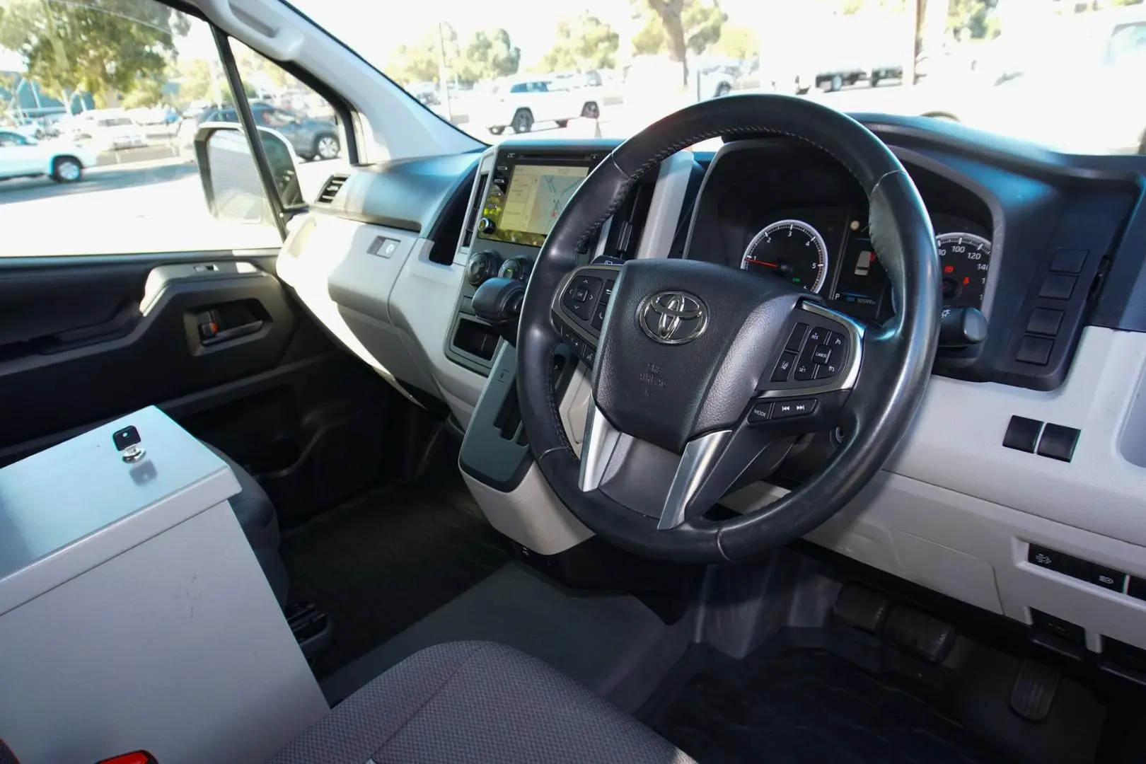 2020 Toyota Hiace Gallery Image 6