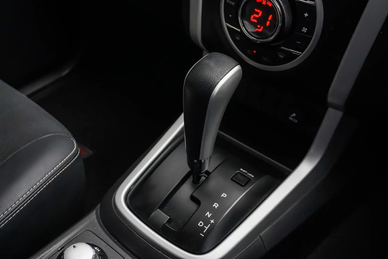 2018 Isuzu D-MAX Gallery Image 20