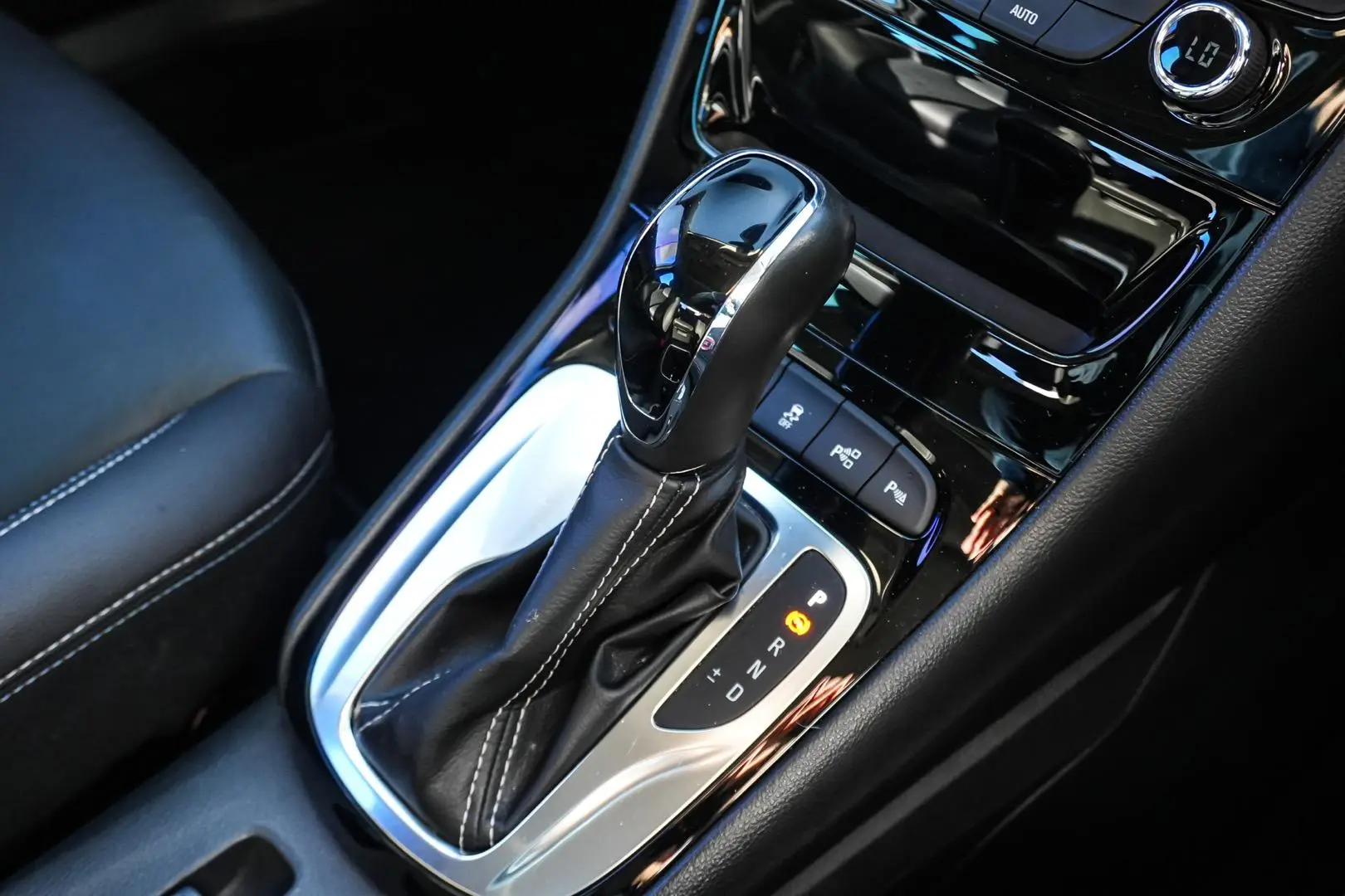 2017 Holden Astra Gallery Image 18