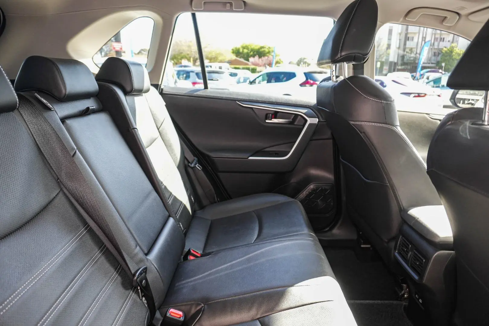 2023 Toyota RAV4 Gallery Image 8