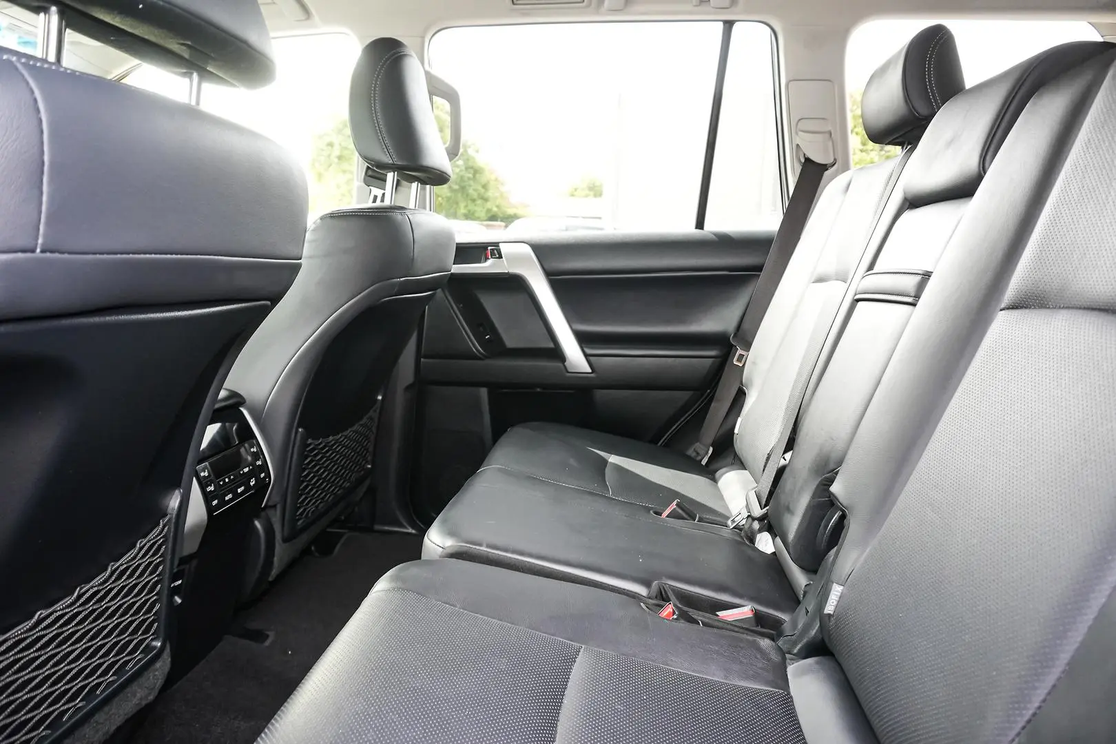 2017 Toyota Landcruiser Prado Gallery Image 12