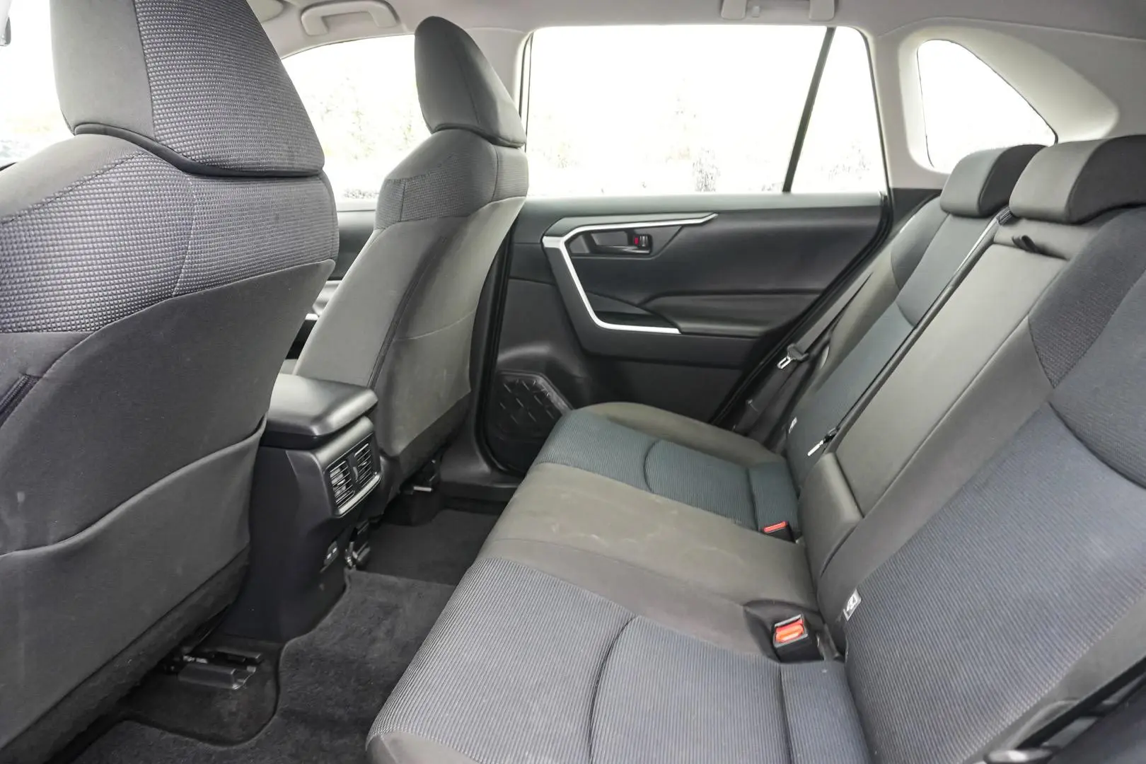 2024 Toyota RAV4 Gallery Image 8
