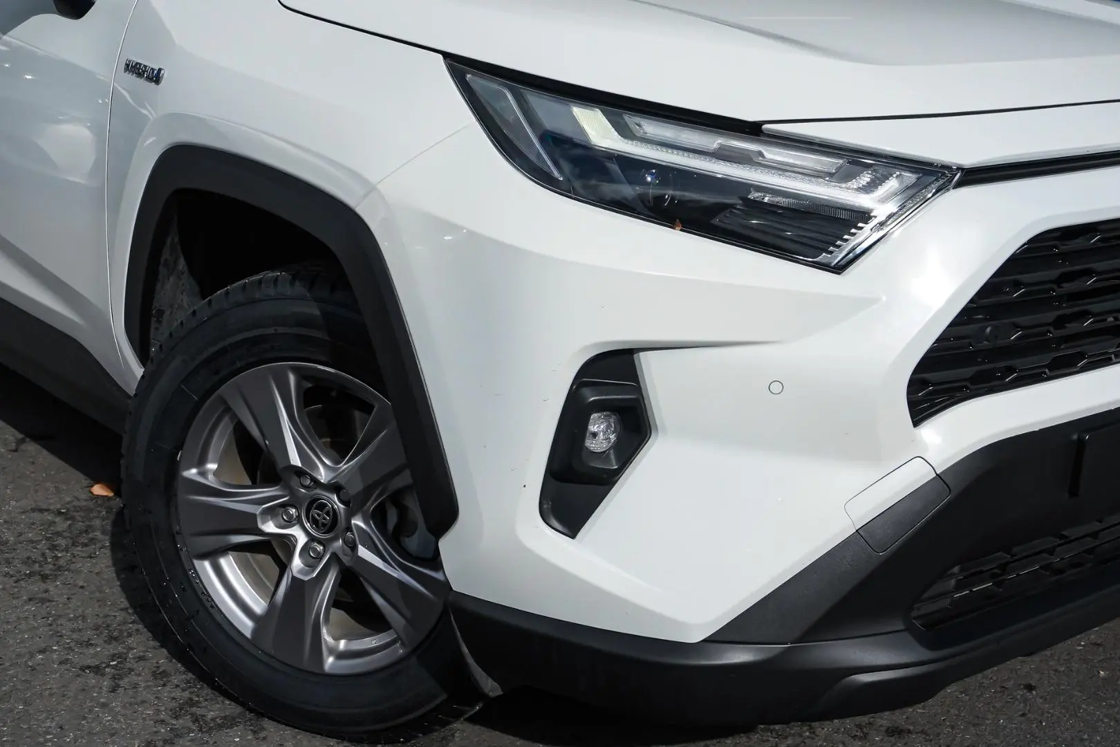 2024 Toyota RAV4 Gallery Image 11