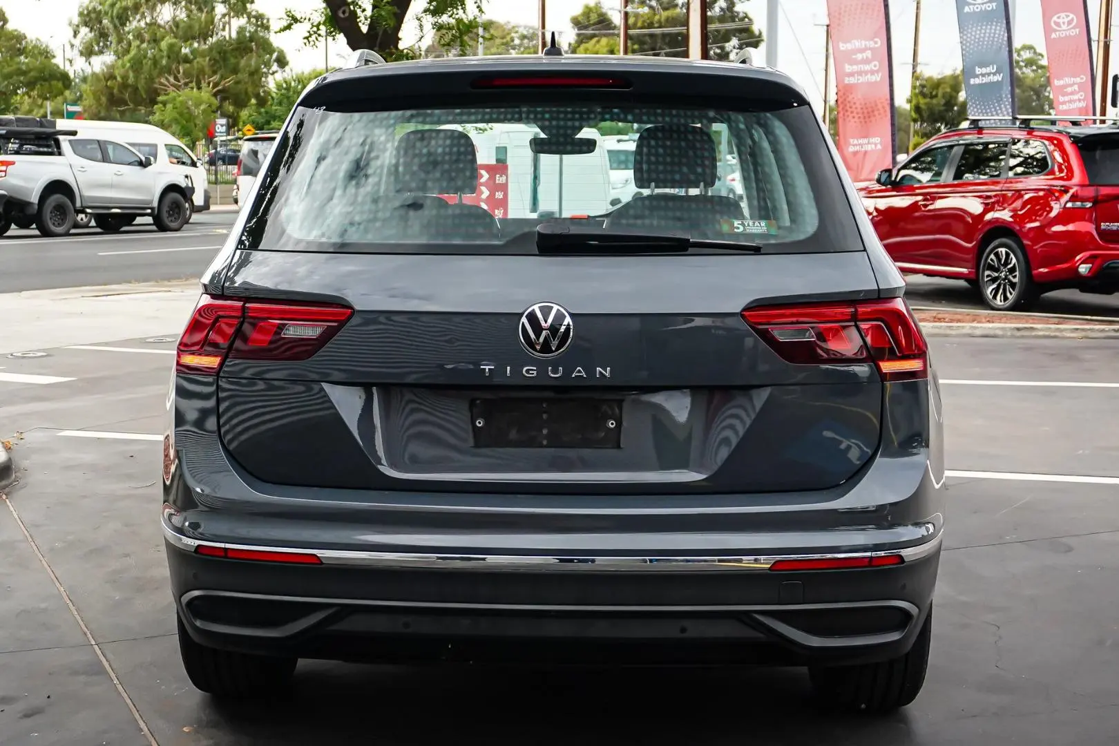 2023 Volkswagen Tiguan Gallery Image 6