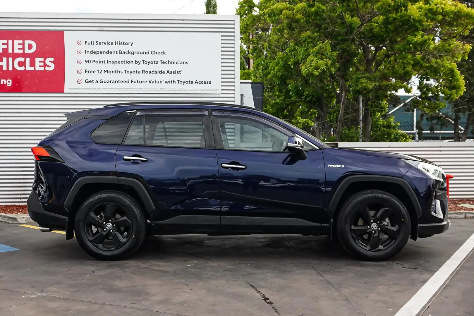 2020 Toyota RAV4 Gallery Image 4