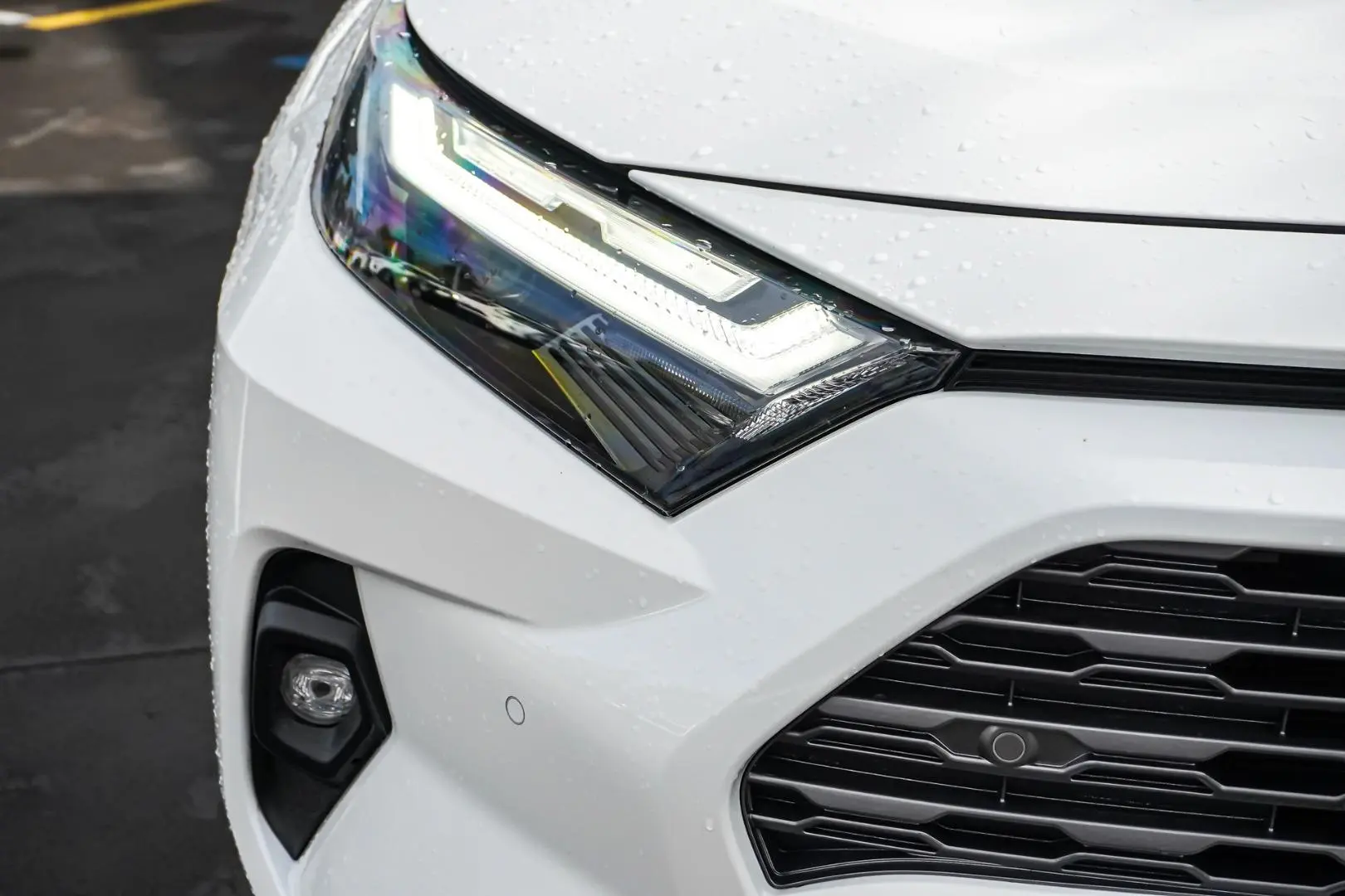 2025 Toyota RAV4 Gallery Image 13