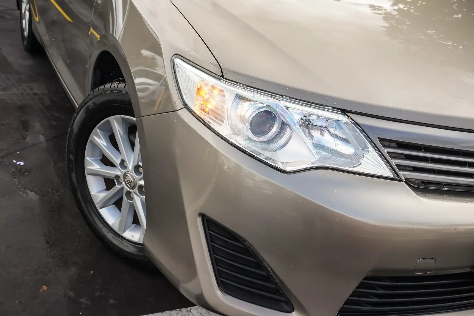 2013 Toyota Camry Gallery Image 11