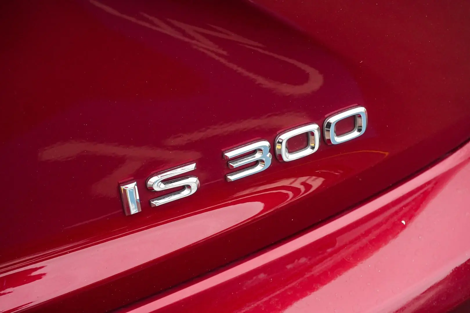 2020 Lexus IS Gallery Image 15