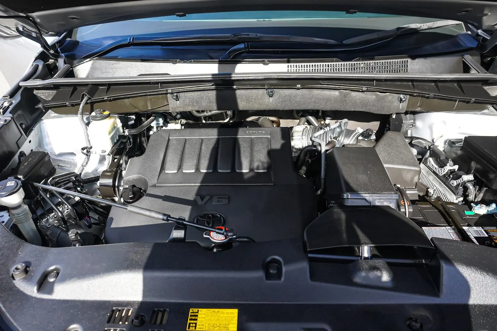 2016 Toyota Kluger Gallery Image 23