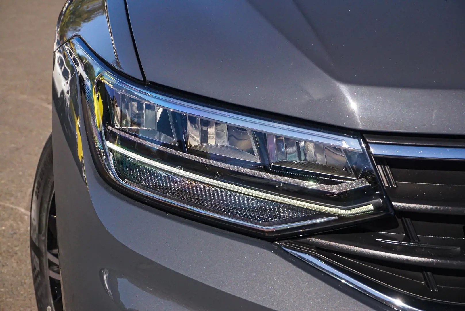 2022 Volkswagen Tiguan Gallery Image 11