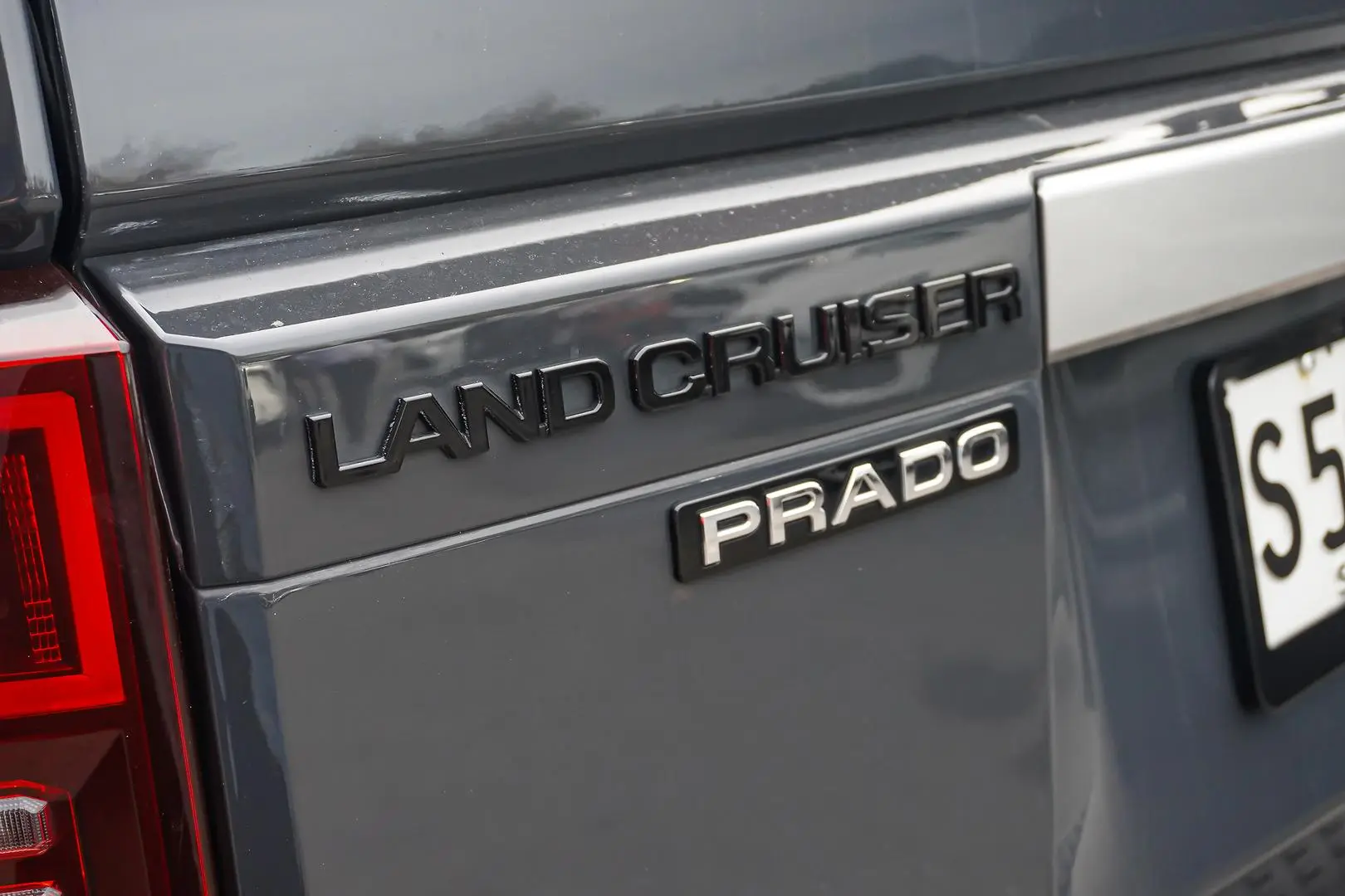2025 Toyota Landcruiser Prado Gallery Image 15