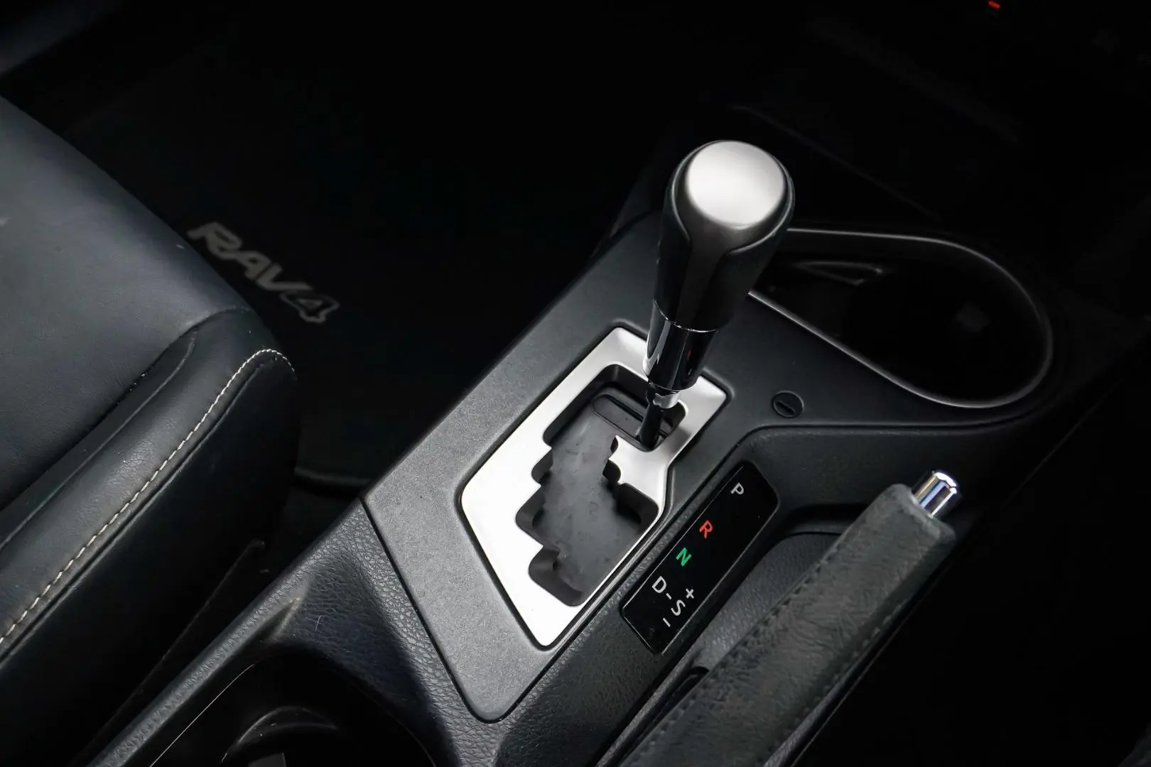 2016 Toyota RAV4 Gallery Image 19