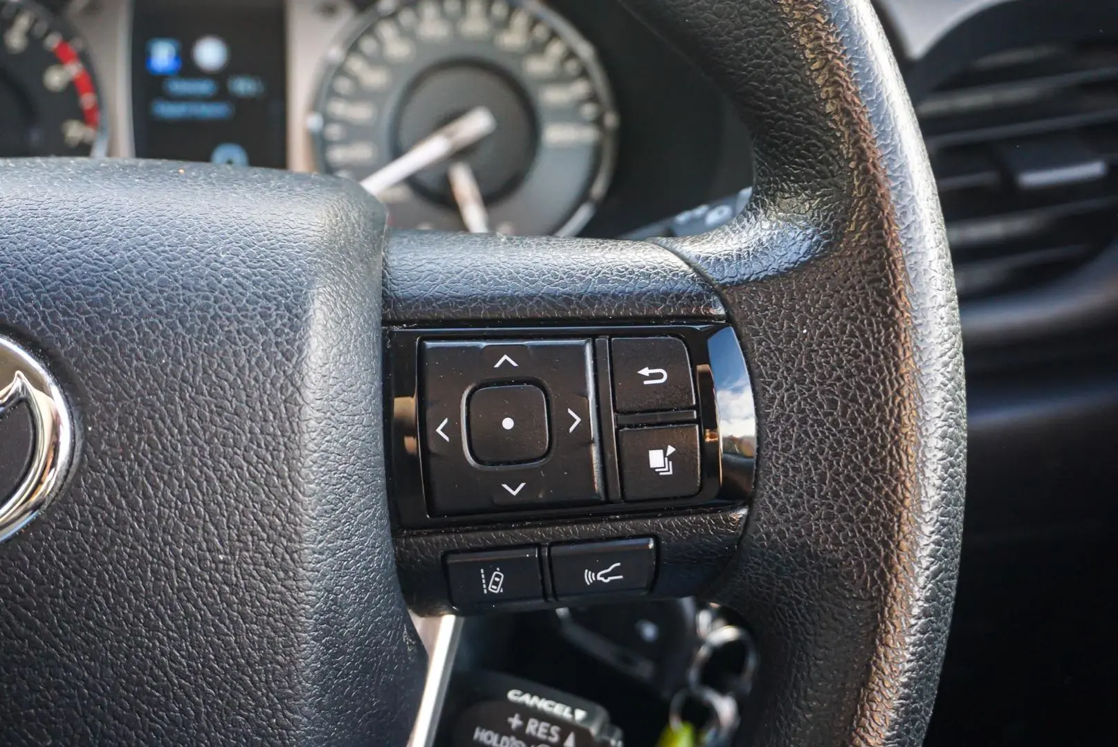 2020 Toyota Hilux Gallery Image 21