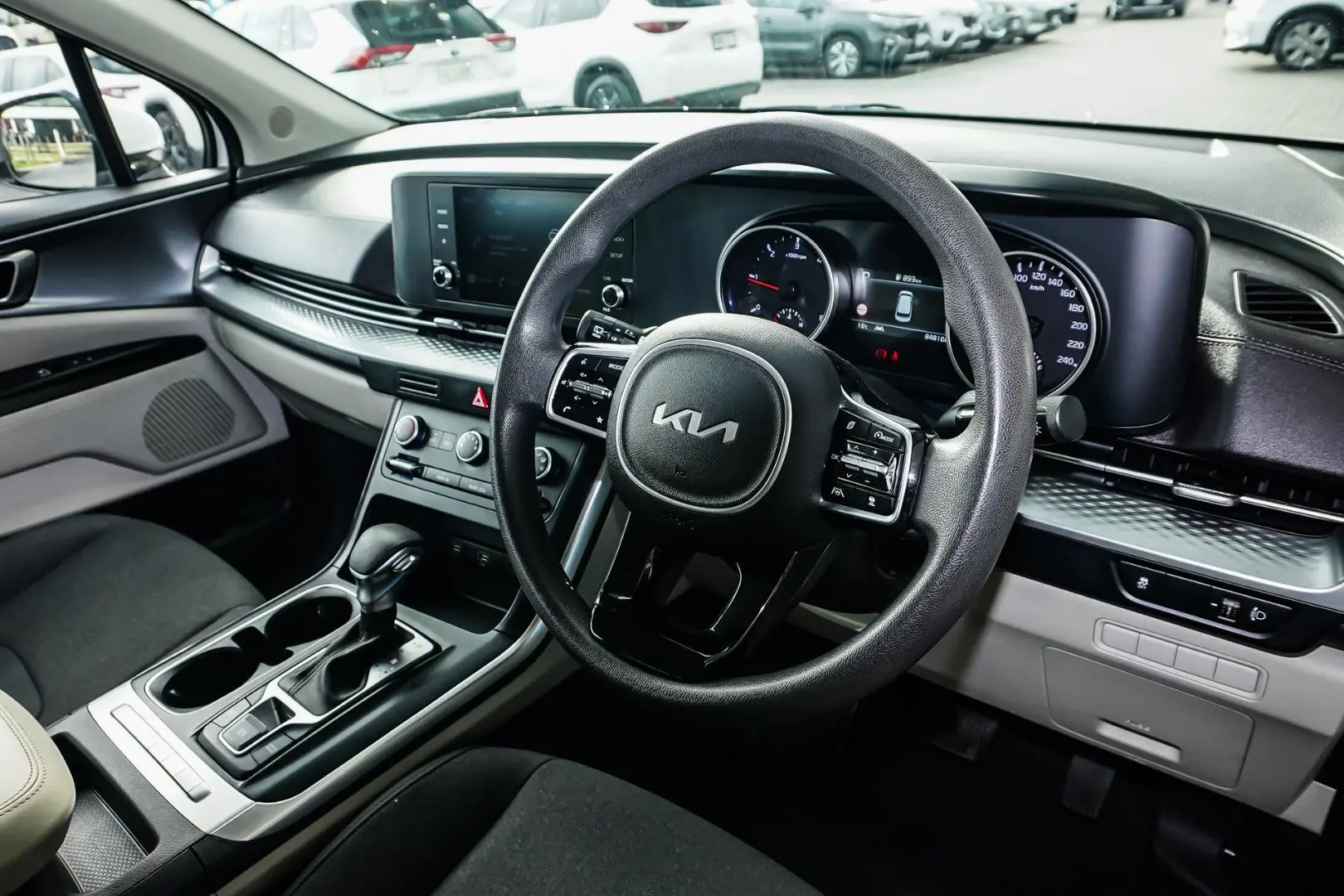 2022 Kia Carnival Gallery Image 6