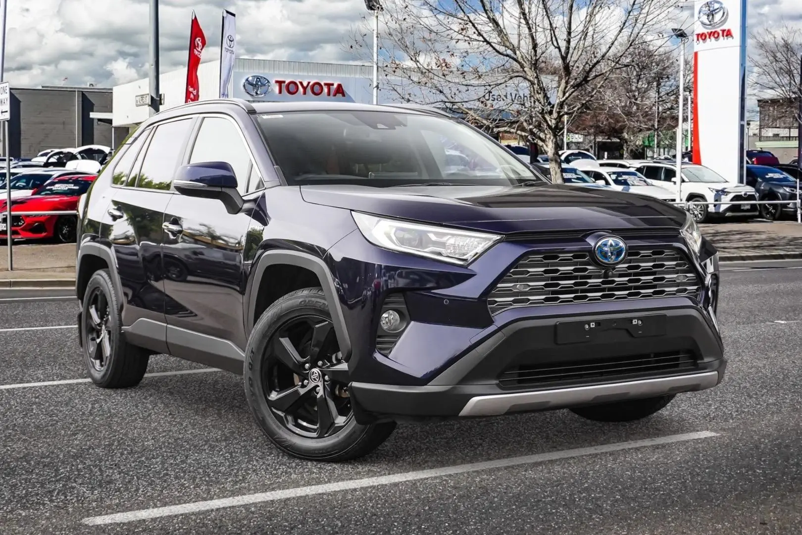 2020 Toyota RAV4 Gallery Image 1