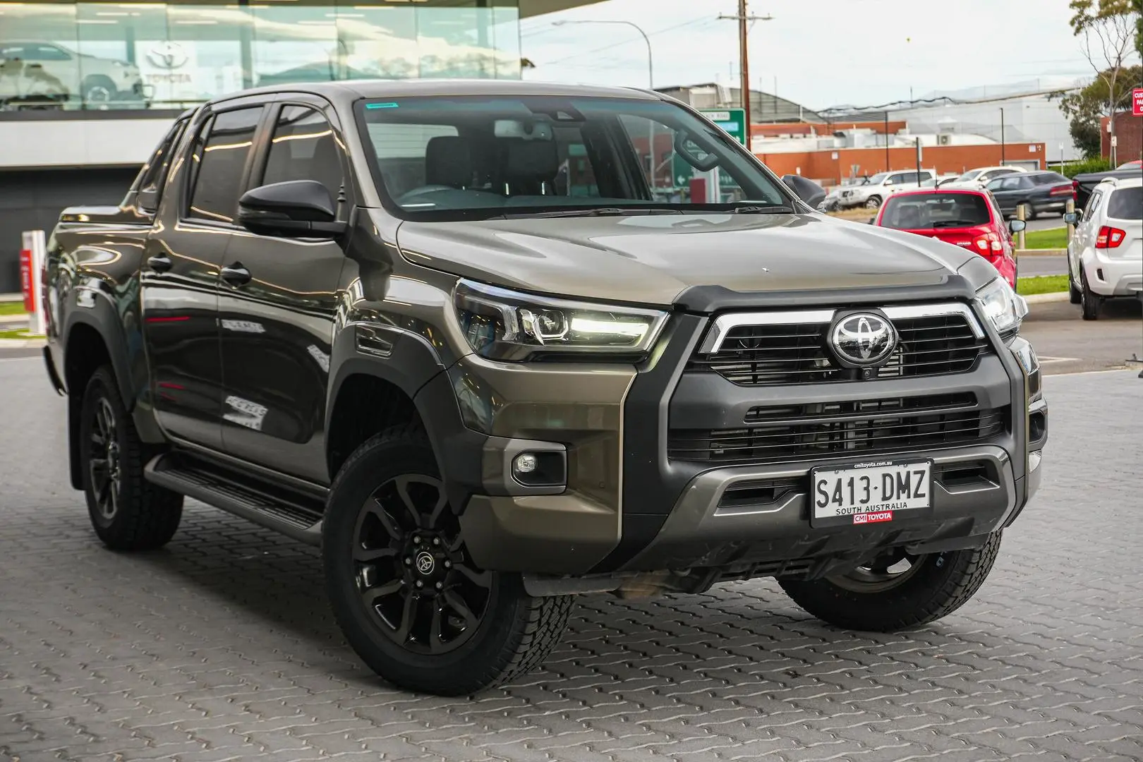2021 Toyota Hilux Gallery Image 2