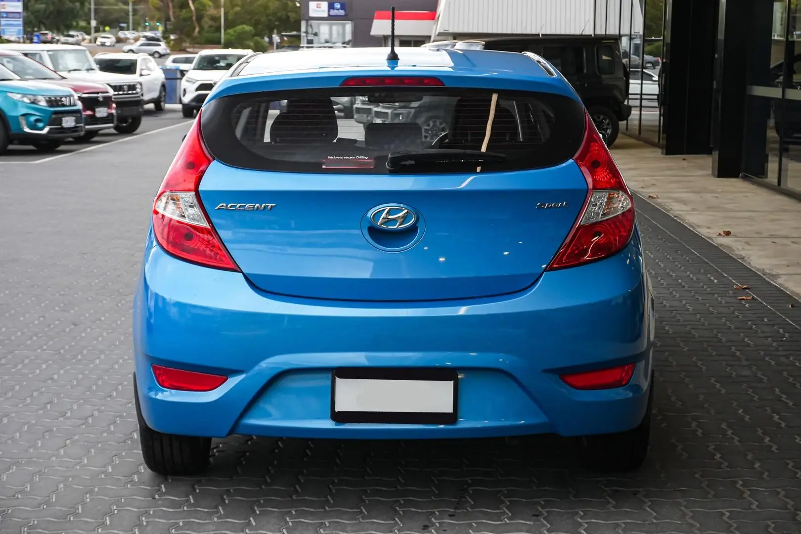 2018 Hyundai Accent Gallery Image 6