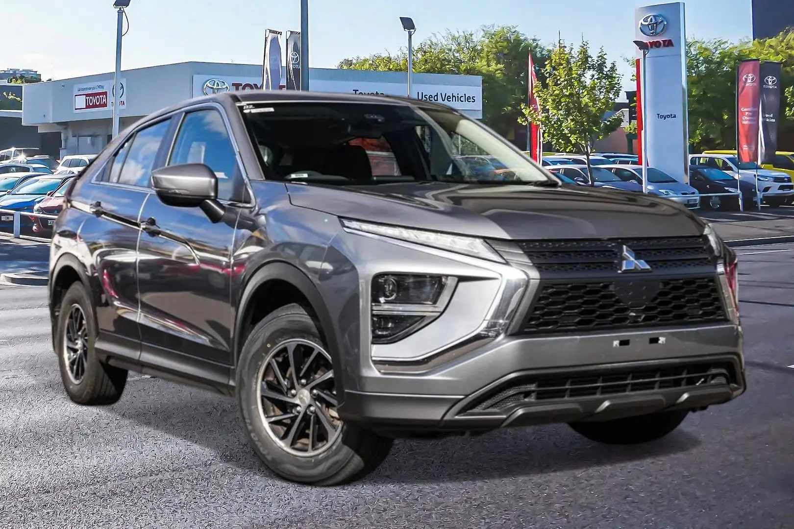 2023 Mitsubishi Eclipse Cross Gallery Image 1