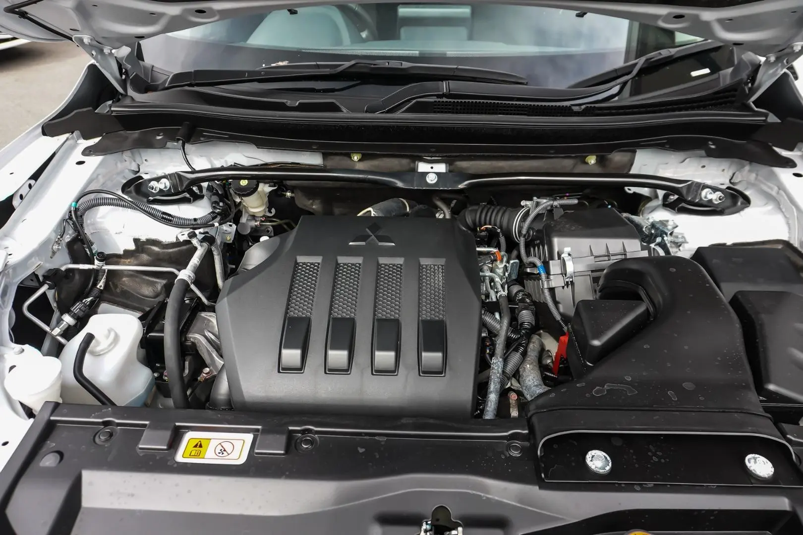 2023 Mitsubishi Eclipse Cross Gallery Image 24