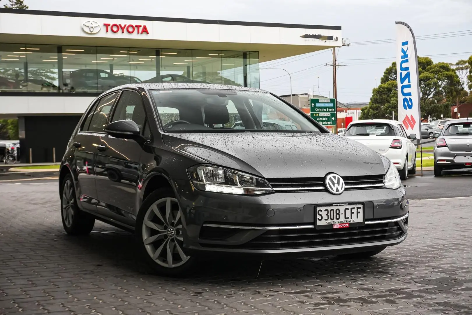 2020 Volkswagen Golf Gallery Image 2