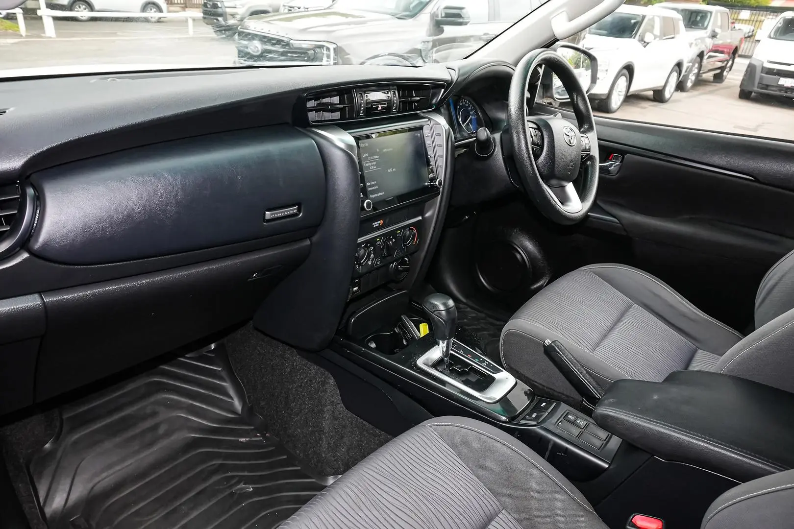 2022 Toyota Fortuner Gallery Image 11