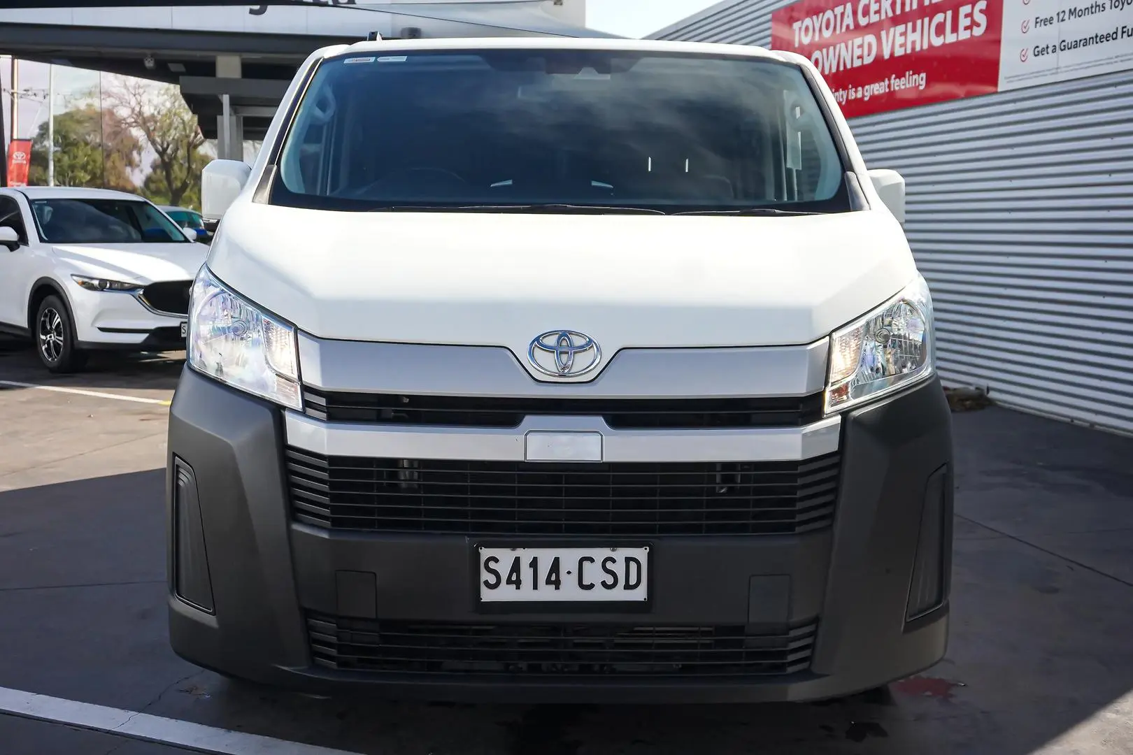 2020 Toyota Hiace Gallery Image 5