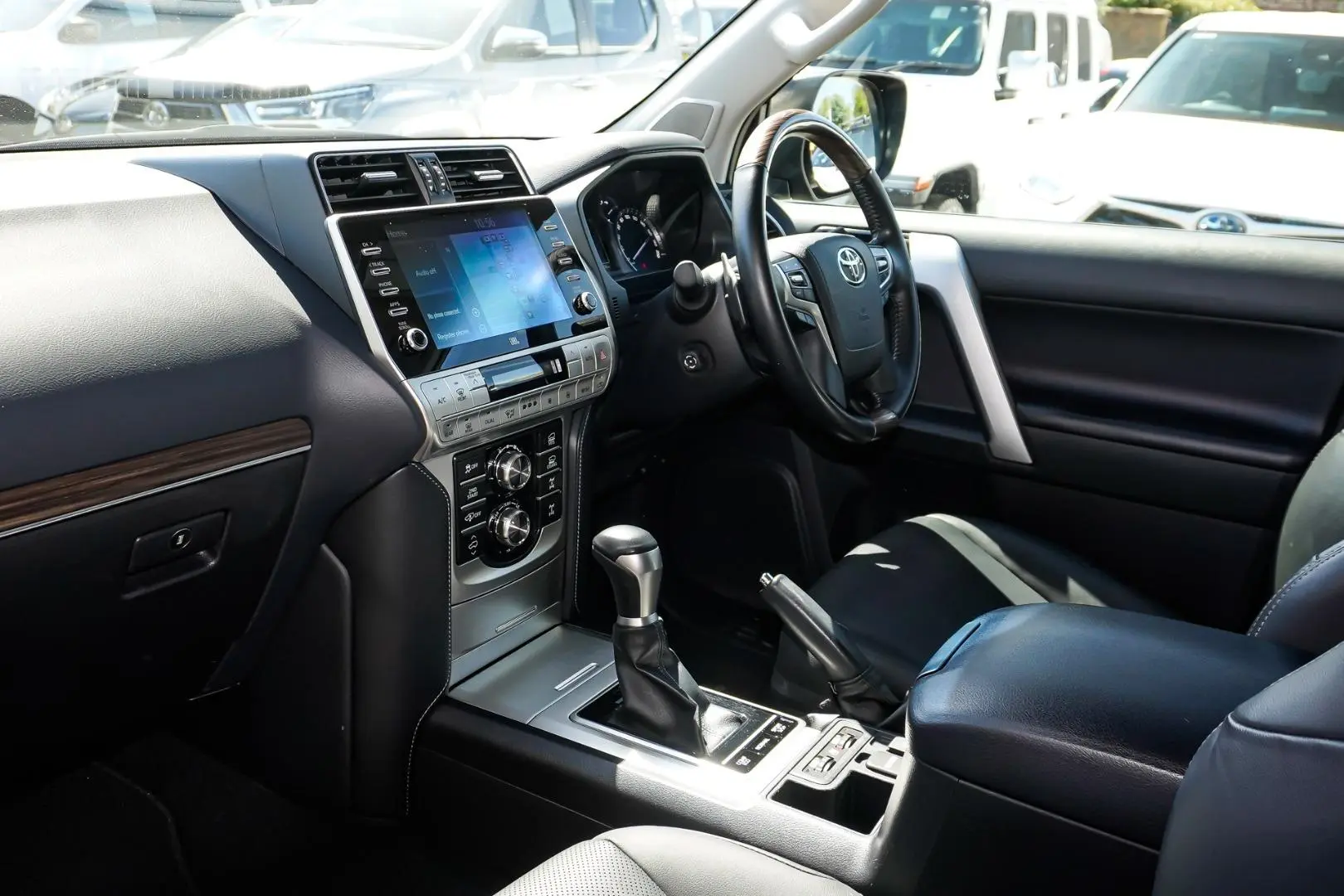 2021 Toyota Landcruiser Prado Gallery Image 13