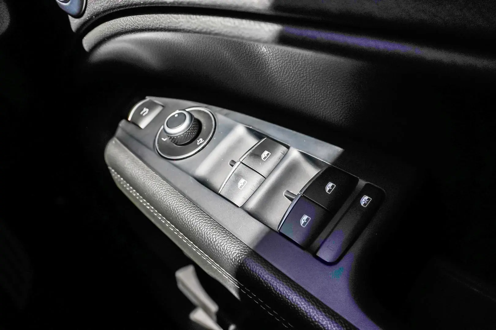 2018 Alfa Romeo Stelvio Gallery Image 22