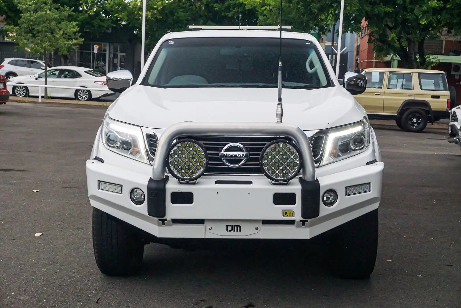 2016 Nissan Navara Gallery Image 5