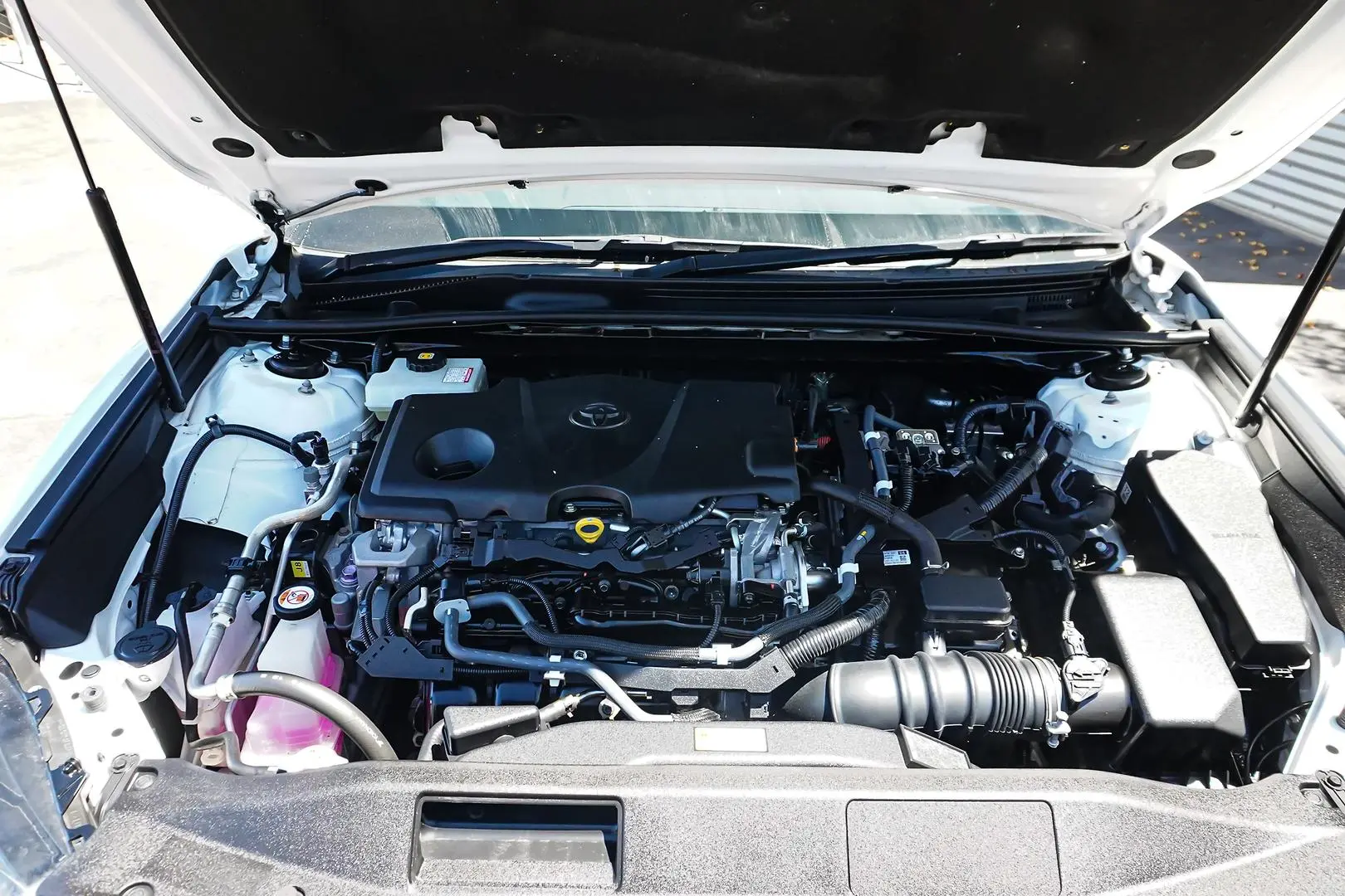 2019 Toyota Camry Gallery Image 22