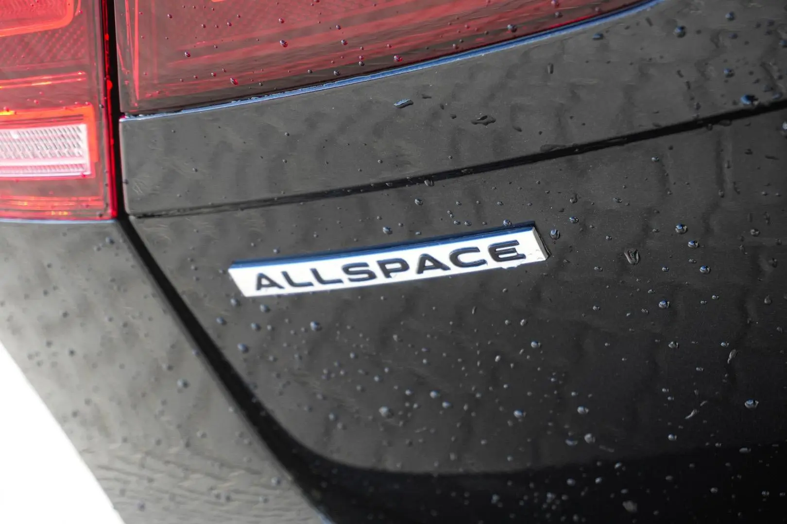 2022 Volkswagen Tiguan Gallery Image 15