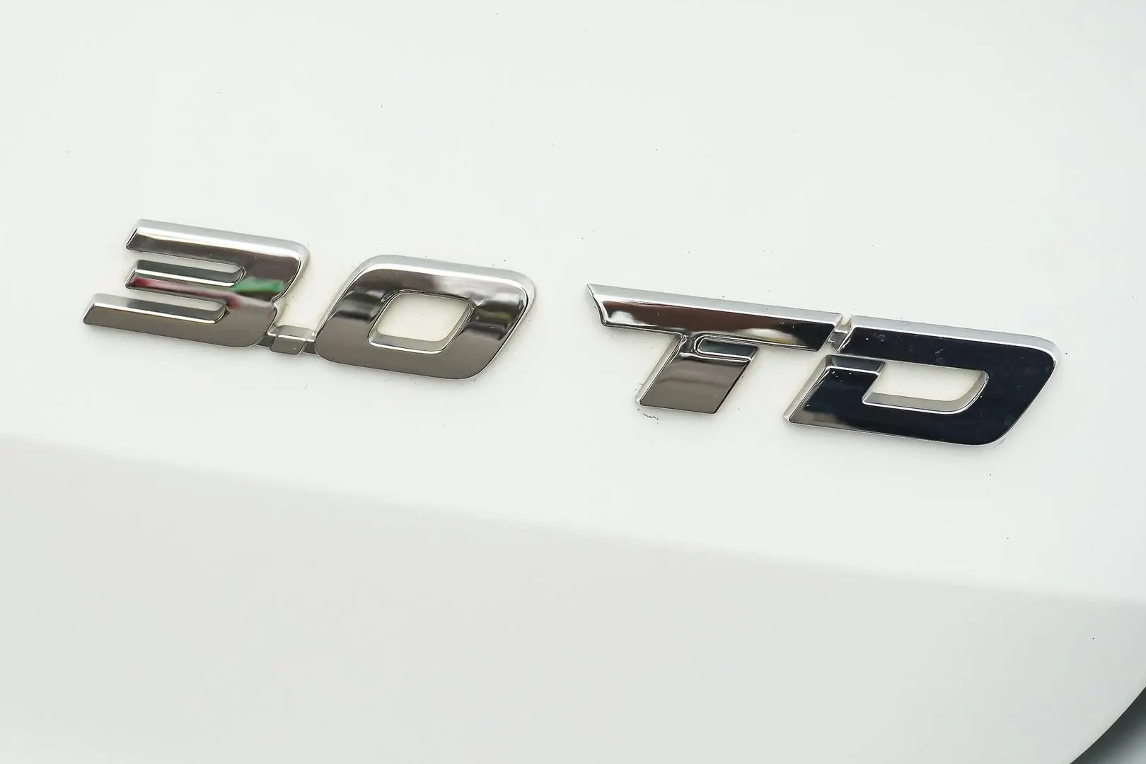 2022 Isuzu MU-X Gallery Image 14