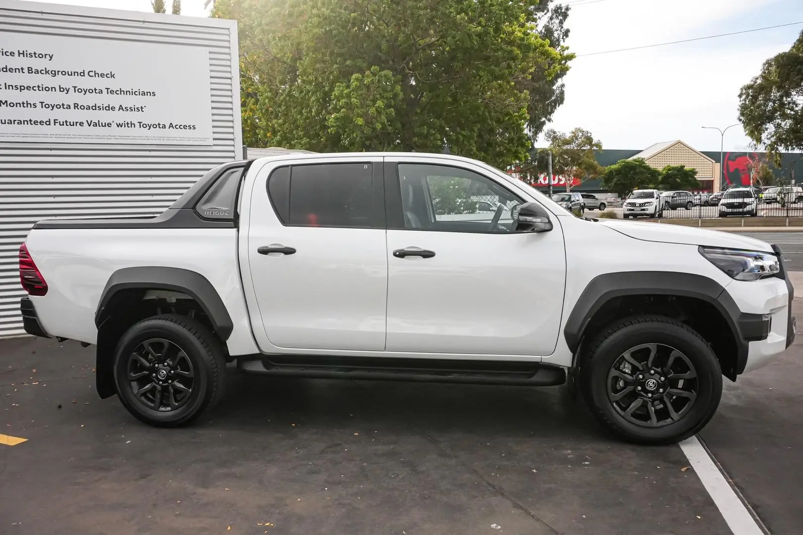 2024 Toyota Hilux Gallery Image 4