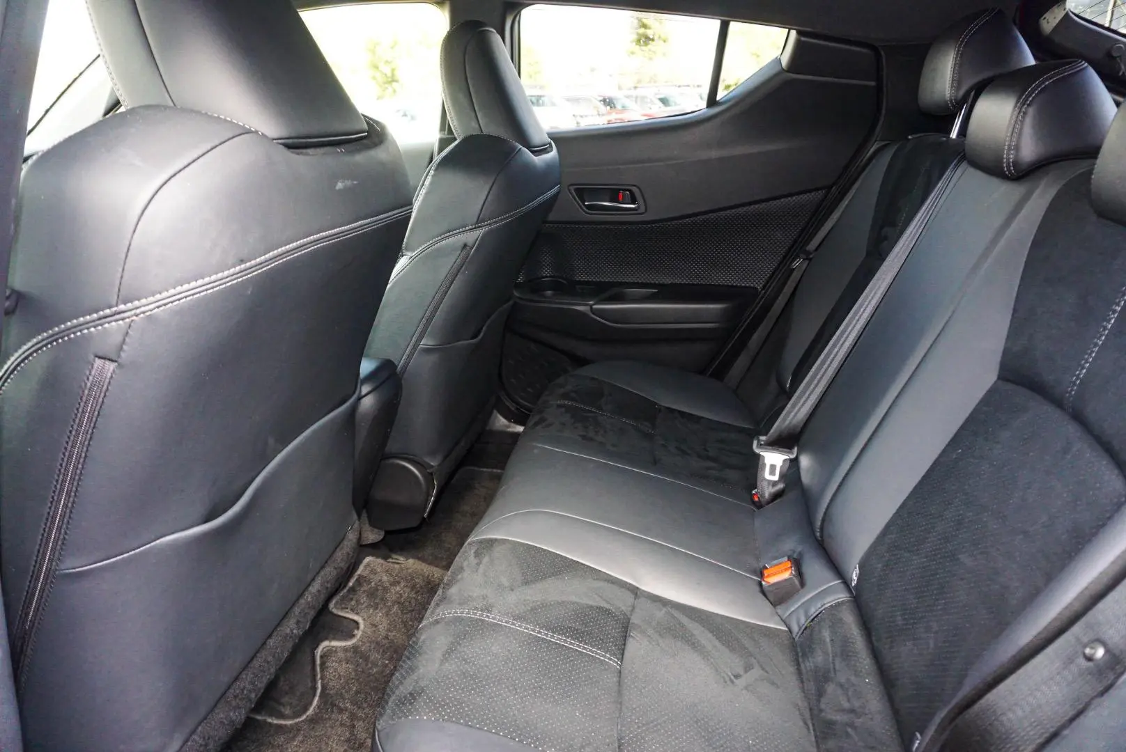 2021 Toyota C-HR Gallery Image 8