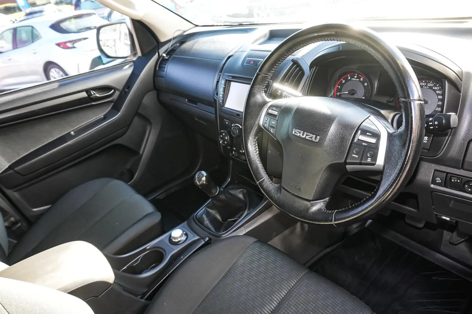 2018 Isuzu D-MAX Gallery Image 7