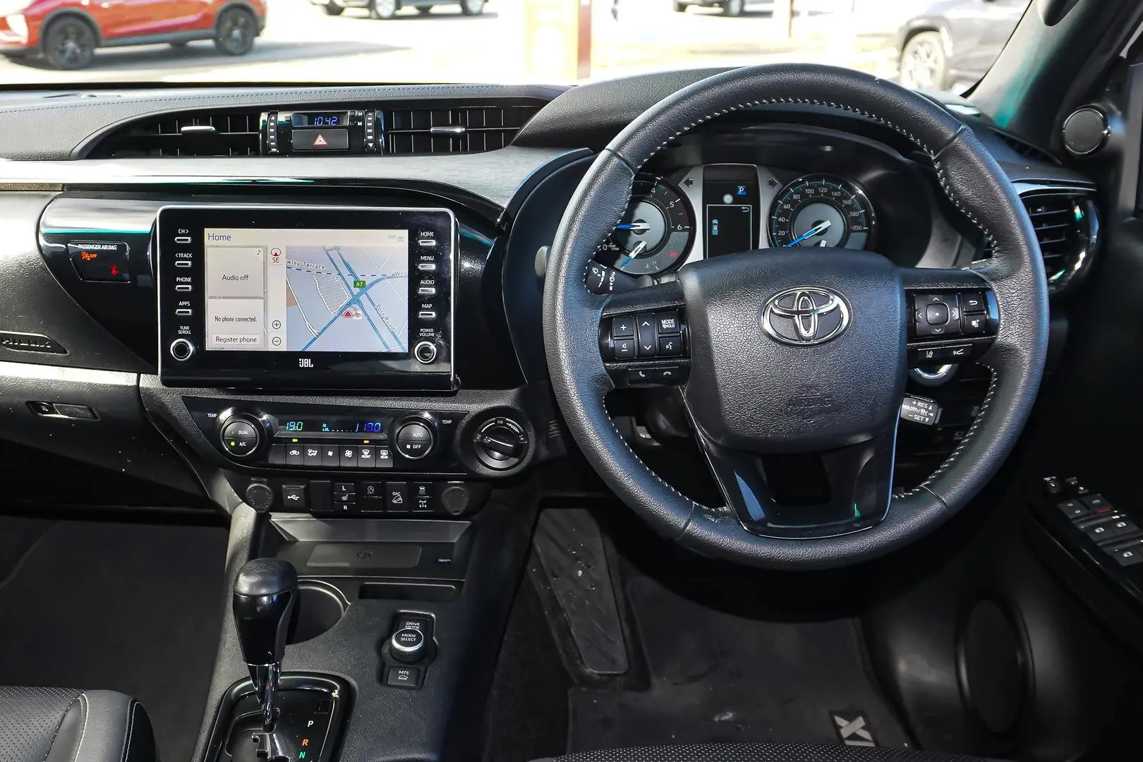 2024 Toyota Hilux Gallery Image 9
