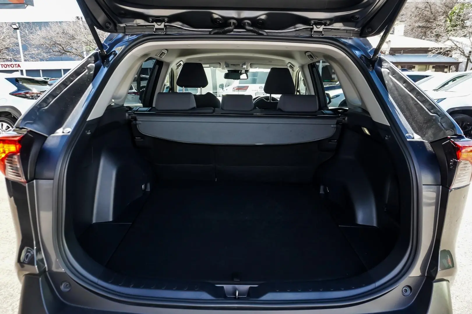 2023 Toyota RAV4 Gallery Image 9